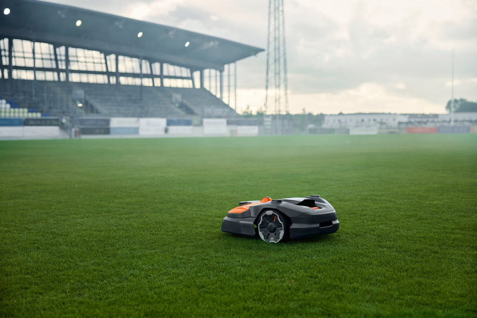 Husqvarna Automower 580 EPOS® — Sportrasen-Mähroboter | Dancover – Image 6