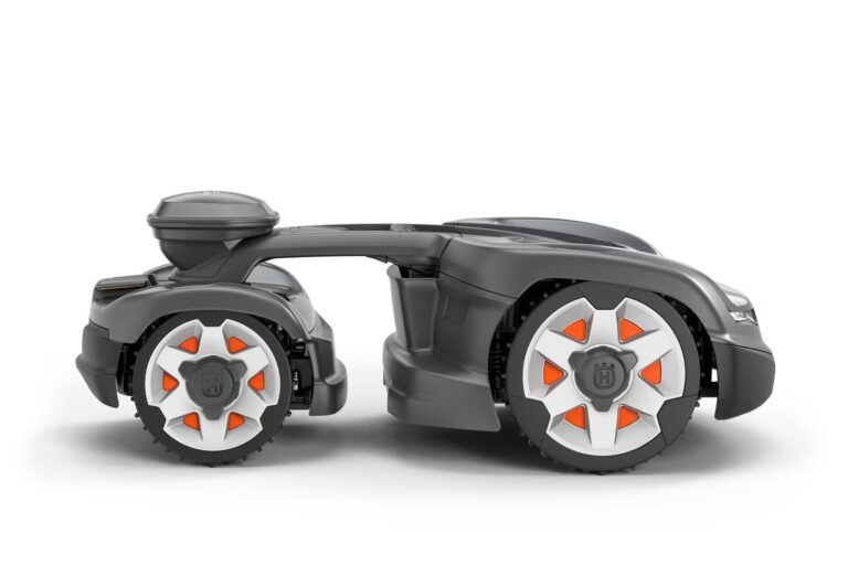 Husqvarna Automower 435X AWD NERA — 4x4 Mähroboter | Dancover