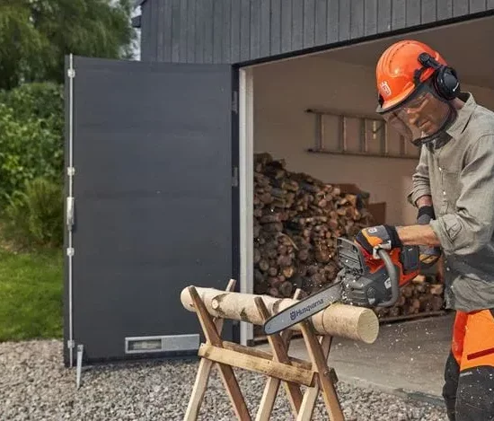 Husqvarna 225i Akkusäge 36V – 35 cm Schwert und Kette inklusive – Image 2
