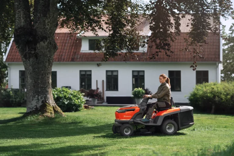 Husqvarna TC 100i Akku-Aufsitzmäher — Mit Fangkorb | Dancover