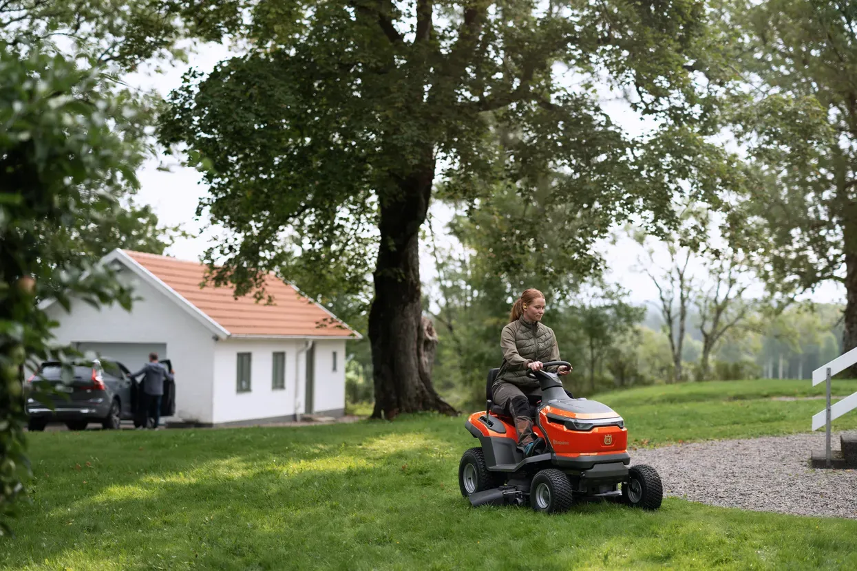 Husqvarna TS 100i Akku-Aufsitzmäher — Kompakt | Dancover – Image 4