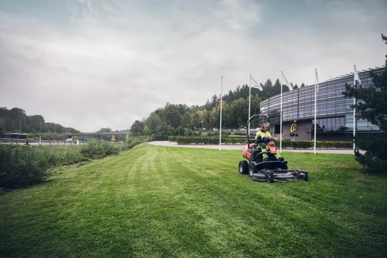 Husqvarna P 520DX Diesel-Frontmäher Kubota 14,5 kW Profi | Dancover