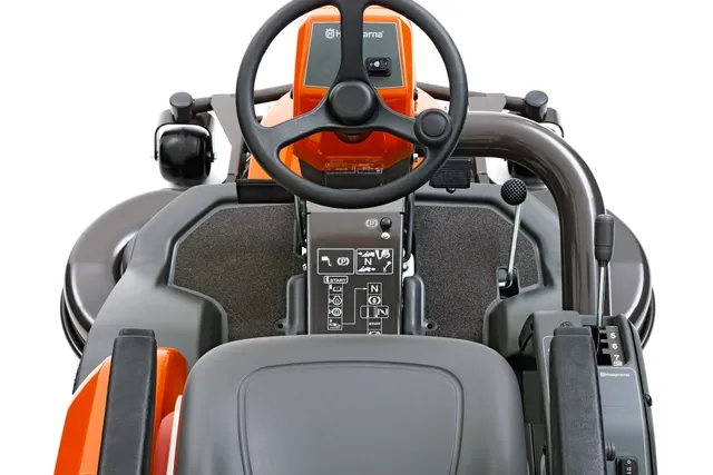 Husqvarna P 535HX Hybrid-Frontmäher Diesel 17,8 kW AWD | Dancover
