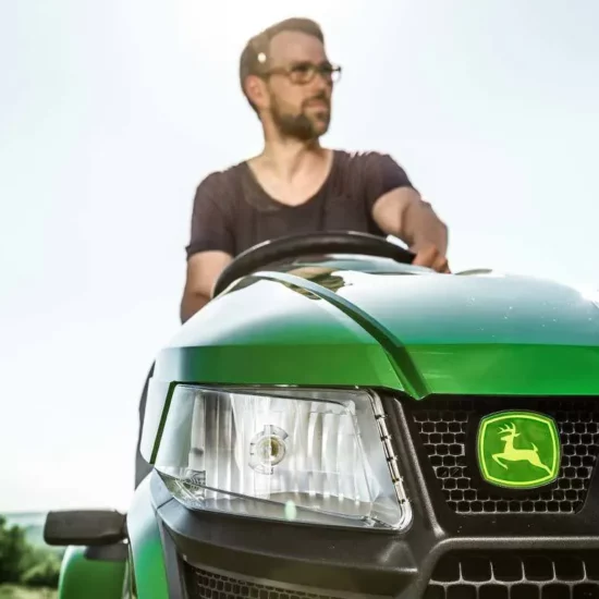 John Deere X380 Rasentraktor 122cm Kawasaki V-Twin 15,2kW | Dancover – Image 2
