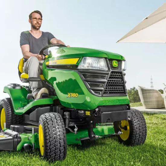 John Deere X380 Rasentraktor 122cm Kawasaki V-Twin 15,2kW | Dancover – Image 3