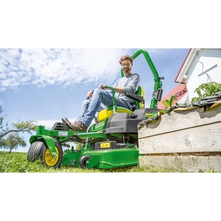 John Deere Z545R Zero-Turn 122cm B&S EFI 15,3kW 14,5km/h | Dancover