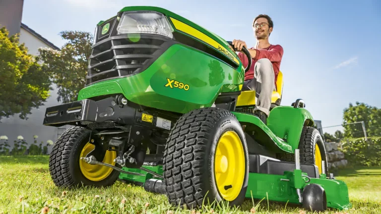 John Deere X590 Rasentraktor 122cm Kawasaki 16,7kW Servo | Dancover