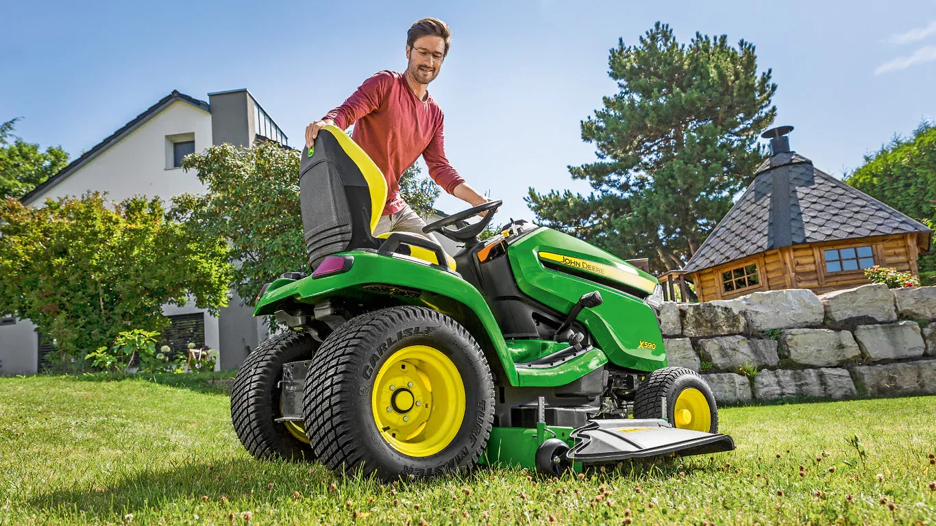 John Deere X590 Rasentraktor 122cm Kawasaki 16,7kW Servo | Dancover – Image 3
