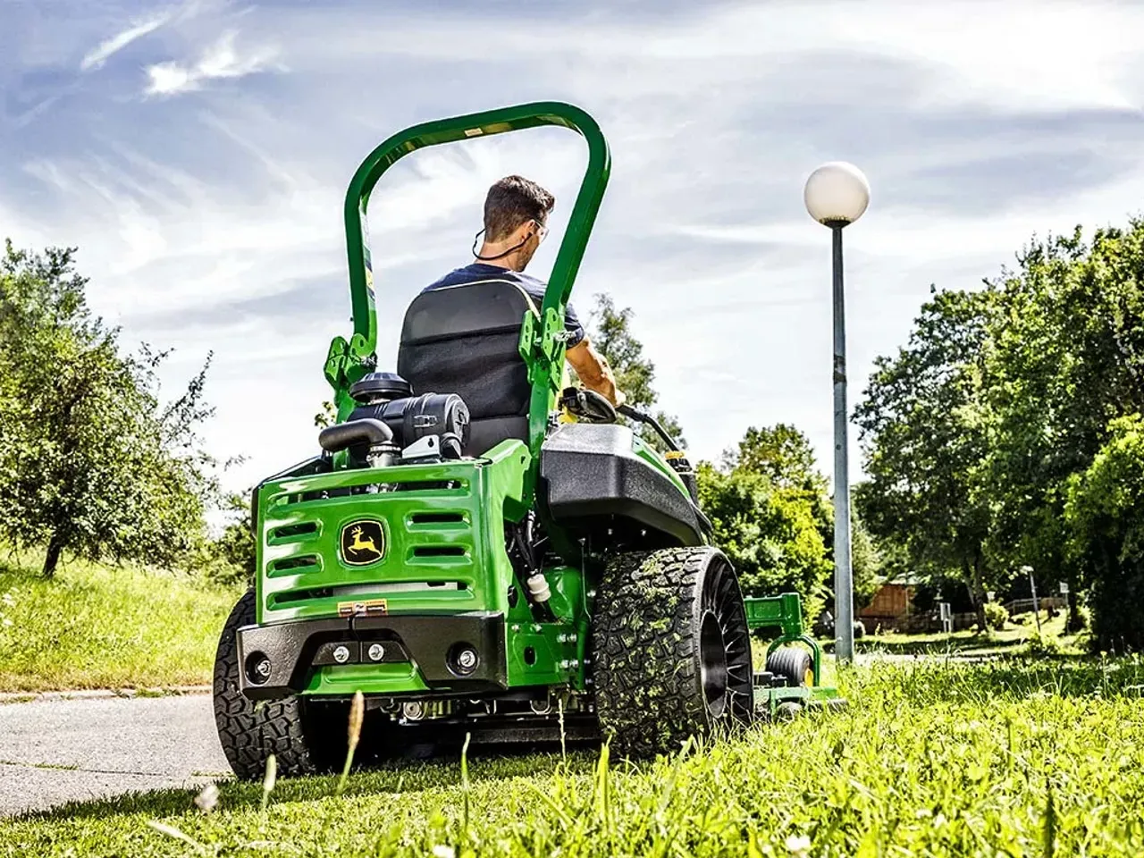 John Deere Z955R Profi Zero-Turn 137/152cm 25,6PS ZTrak | Dancover – Image 5