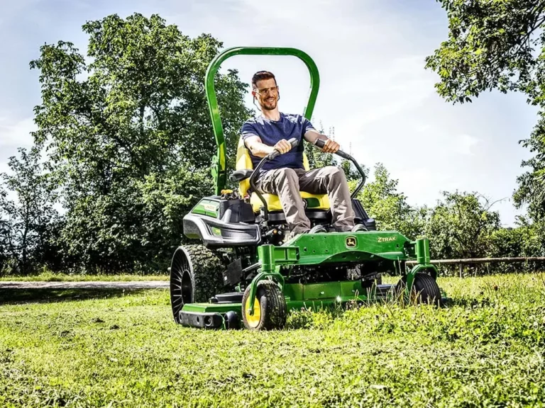 John Deere Z955R Profi Zero-Turn 137/152cm 25,6PS ZTrak | Dancover