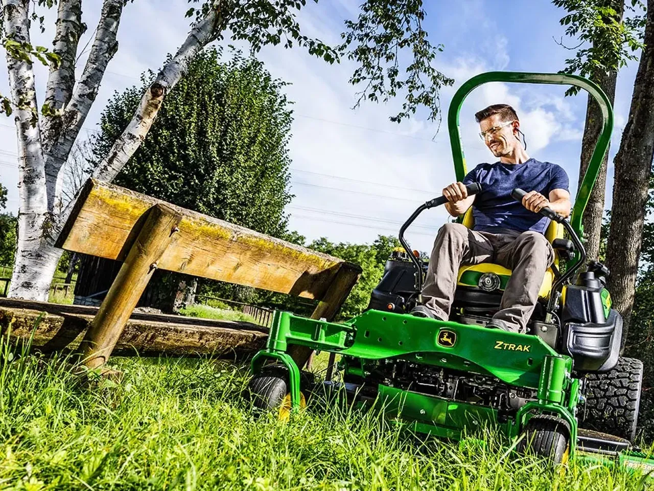 John Deere Z955R Profi Zero-Turn 137/152cm 25,6PS ZTrak | Dancover – Image 8