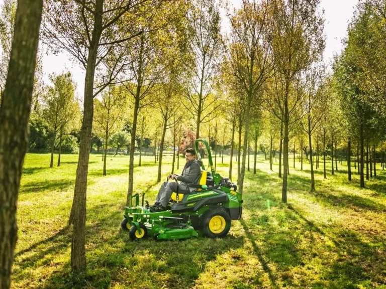 John Deere Z994R Diesel Zero-Turn 137/152cm 24,7PS Profi | Dancover