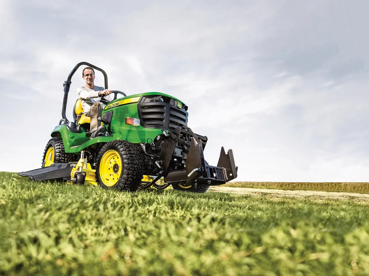John Deere X948 Diesel-Gartentraktor 4WD 24,5PS AutoConnect | Dancover – Image 15