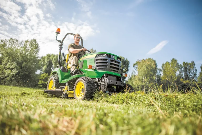 John Deere X949 Diesel 4WD 4-Rad-Lenkung 24,5PS AutoConnect | Dancover