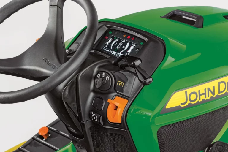 John Deere X948 Diesel-Gartentraktor 4WD 24,5PS AutoConnect | Dancover