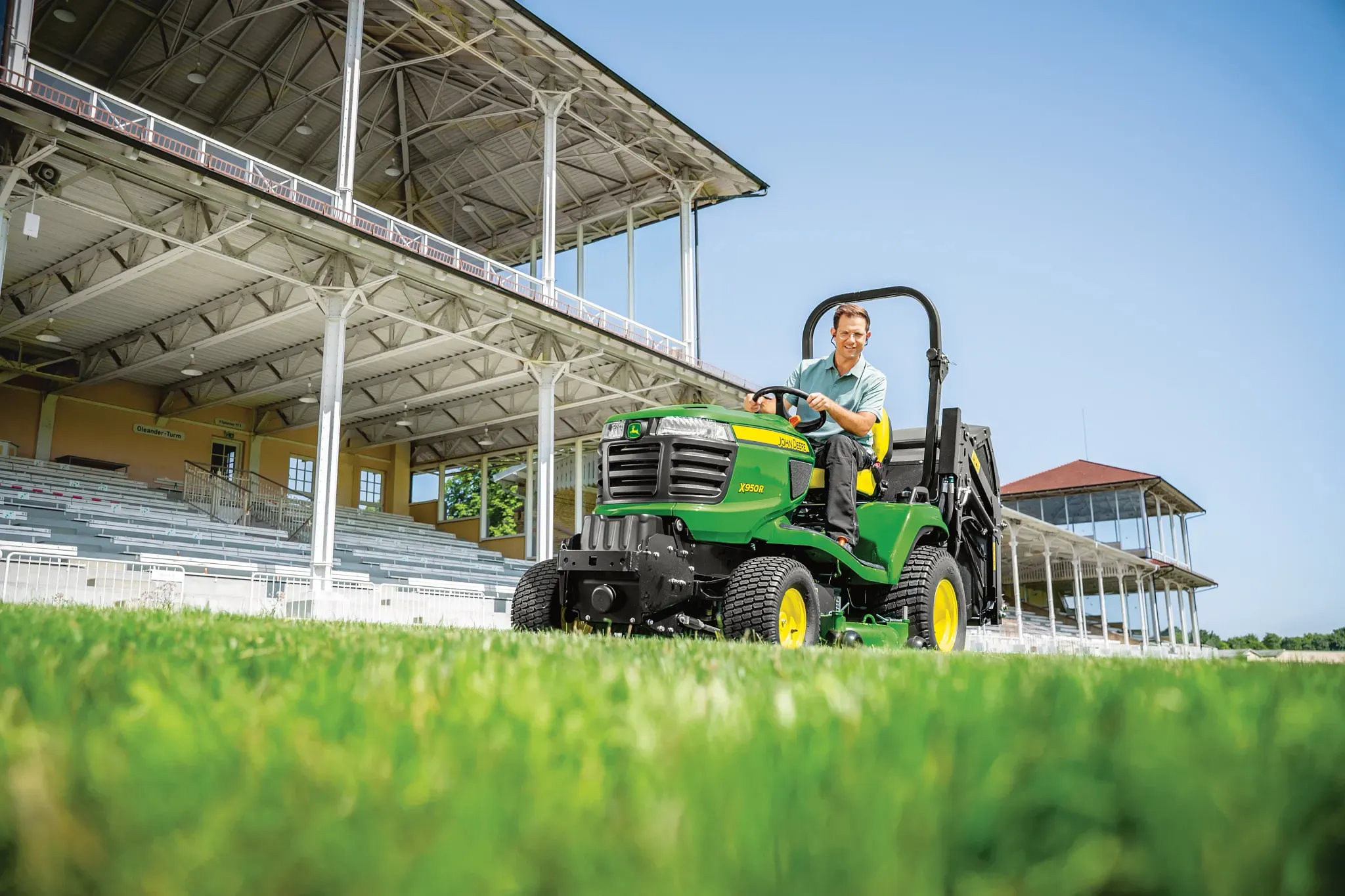 John Deere X950R Diesel Profi-Aufsitzmäher | Dancover – Image 11