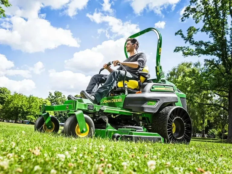 John Deere Z997R Zero-Turn Dieselmäher | Dancover