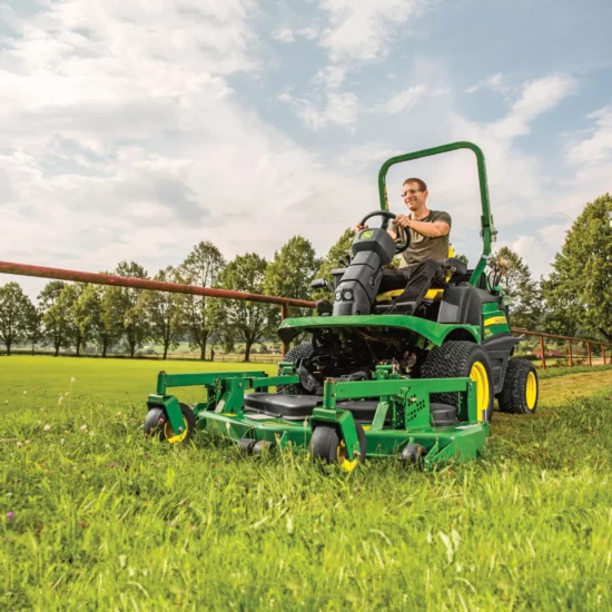 John Deere 1570 TerrainCut Frontmäher 27,5 kW 4WD | Dancover – Image 4