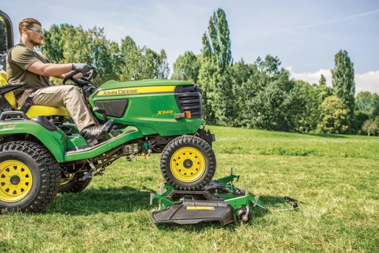 John Deere X950R Diesel Profi-Aufsitzmäher | Dancover