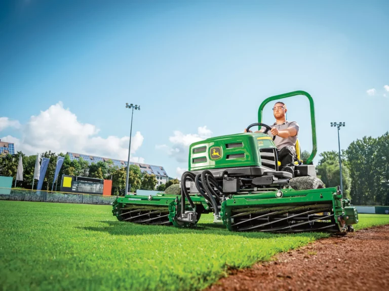 John Deere 2653B PrecisionCut Spindelmäher | Dancover