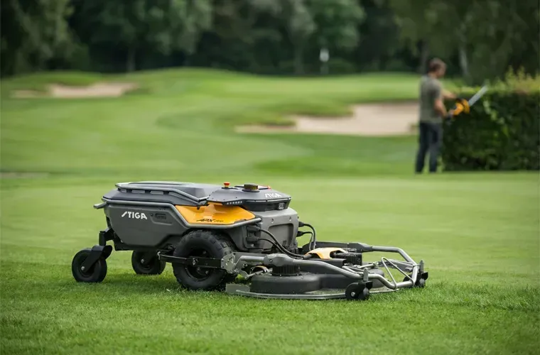 STIGA APX Pro – Professioneller Mähroboter mit KI, LIDAR und AGS-Technologie für bis zu 27.000 m²