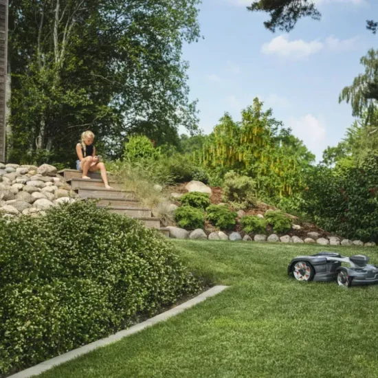 Mähroboter Husqvarna Automower 435X AWD NERA – Allrad, Gelenkchassis, 70 %, 5.000 m² – Image 3